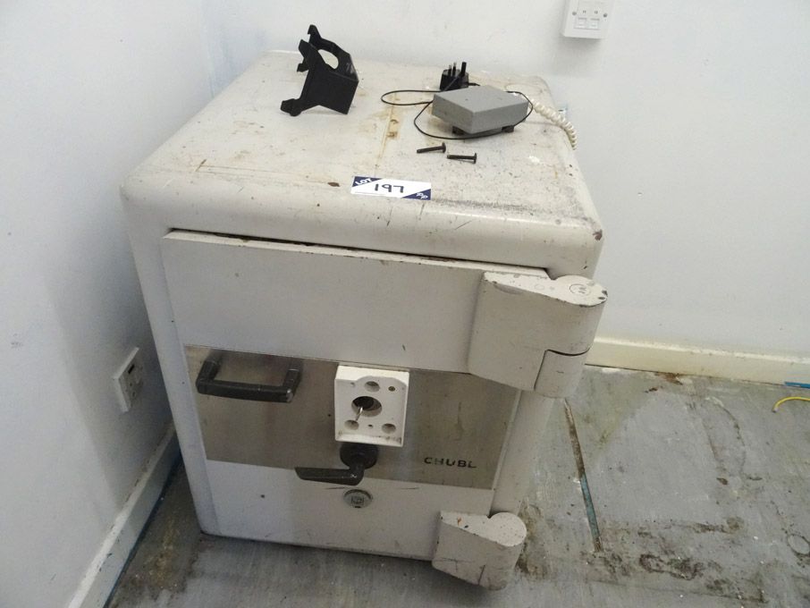 Chubb key type safe, 300x380x540mm internal dimens...