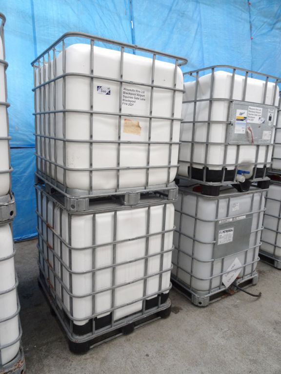2x forkable IBC tanks, 1000ltr capacity