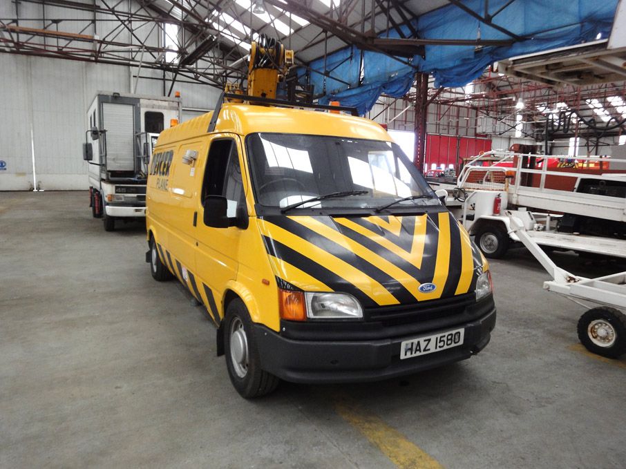 Ford Transit mobile de-icer van with 2 person de-i...