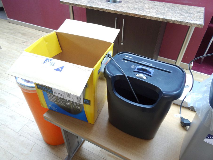 Fellowes P-40 paper shredder (boxed & unused)