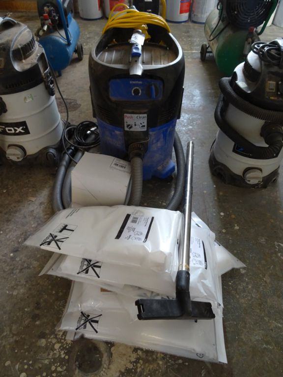 Nilfisk Altix 30 industrial vacuum, 110v
