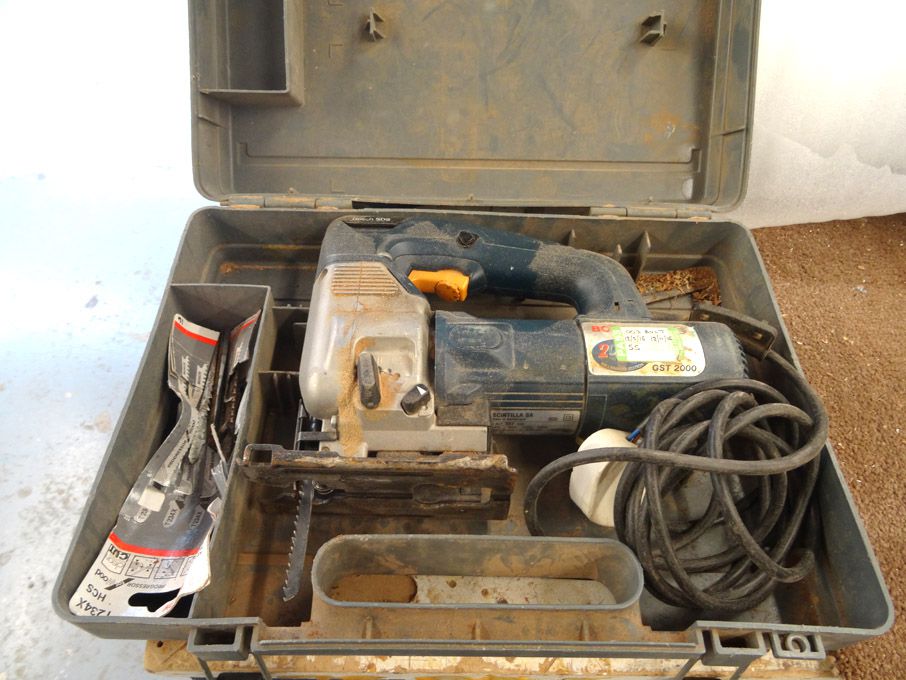 AMEND: Bosch GST 2000 electric jigsaw, 240v in car...