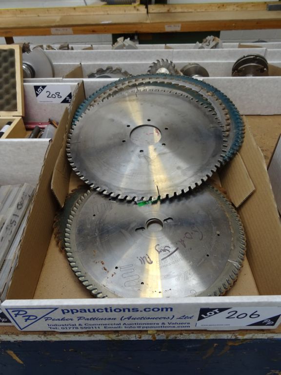 Qty various wood cutting saw blades to 400mm dia