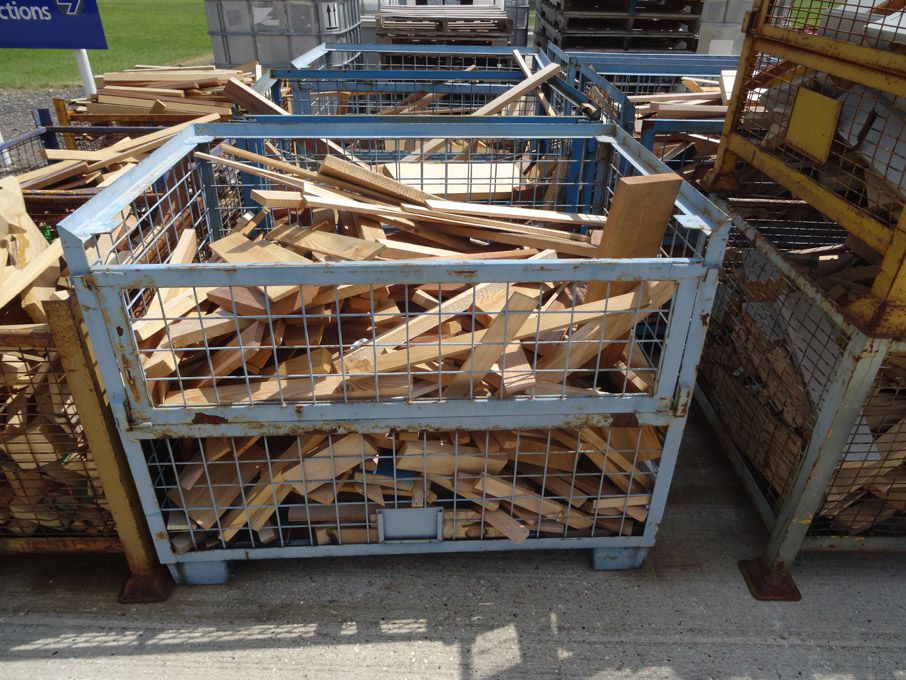 3x wire mesh stillage's inc: various wooden offcut...