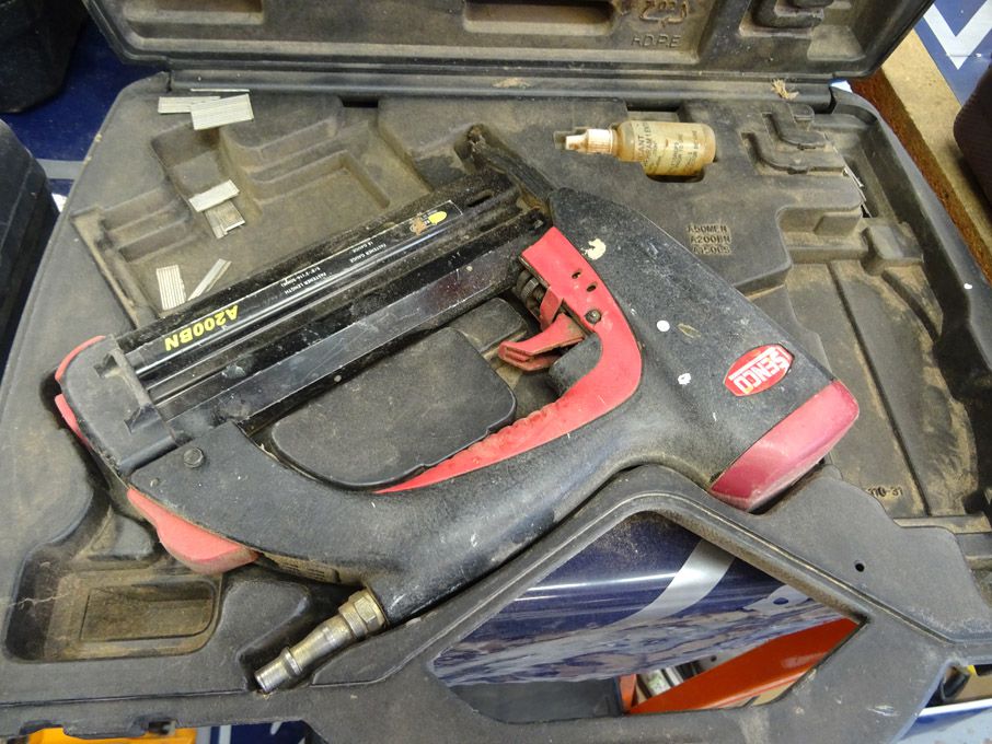 Senco A200BN pneumatic nailer in carry case