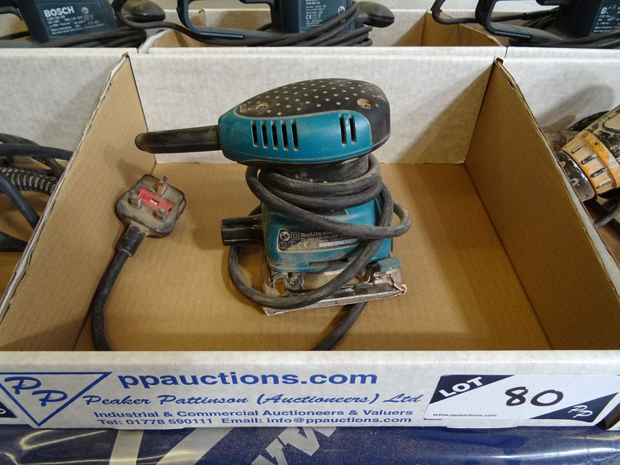 Makita B04556 electric sander, 240v