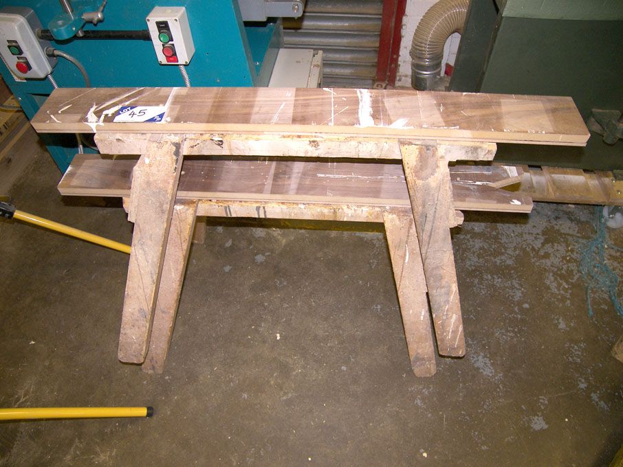 2x wooden tressels