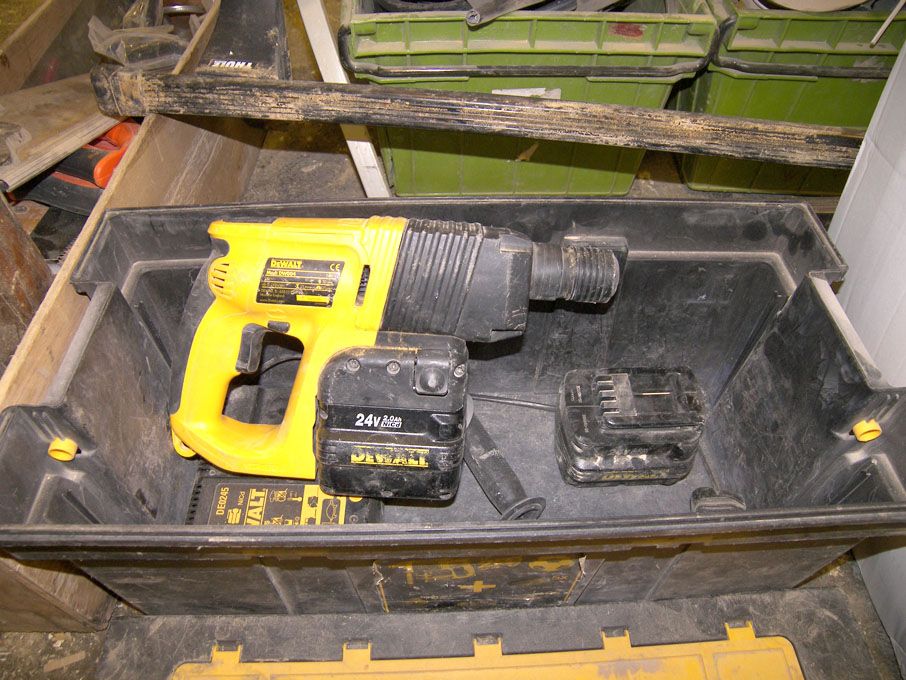 Dewalt DW004 24v SDS drill, keyless chuck with 2x...