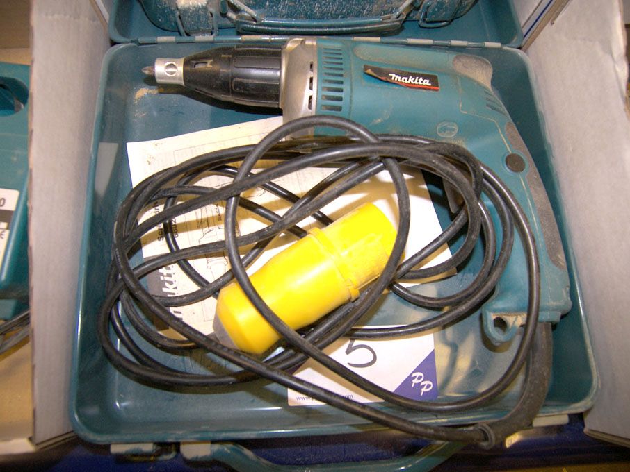 Makita 6802BV 110v screw driver in metal case