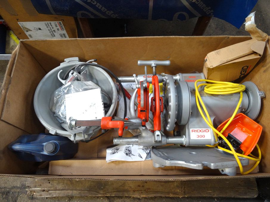 Ridgid 300C powered pipe threader, 110v with equip...