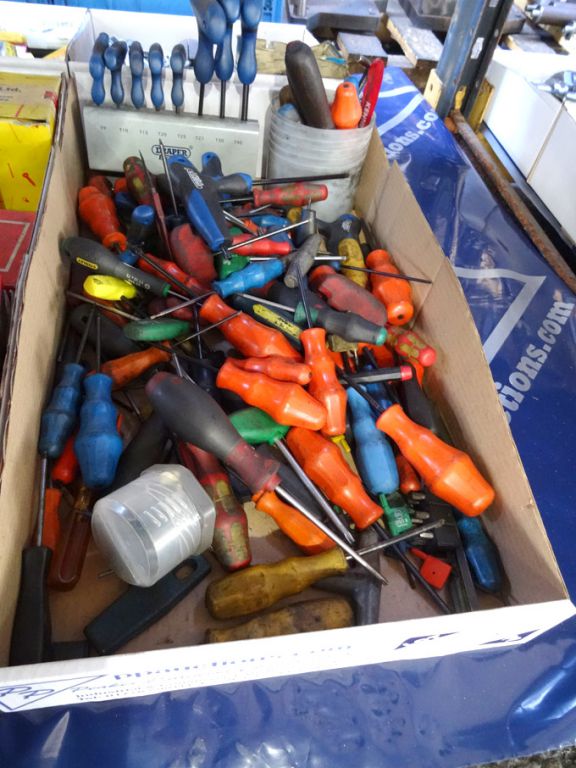 Qty various size torque screwdrivers etc