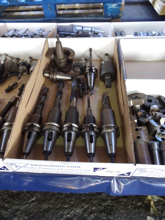 10x BT 40 tool holders