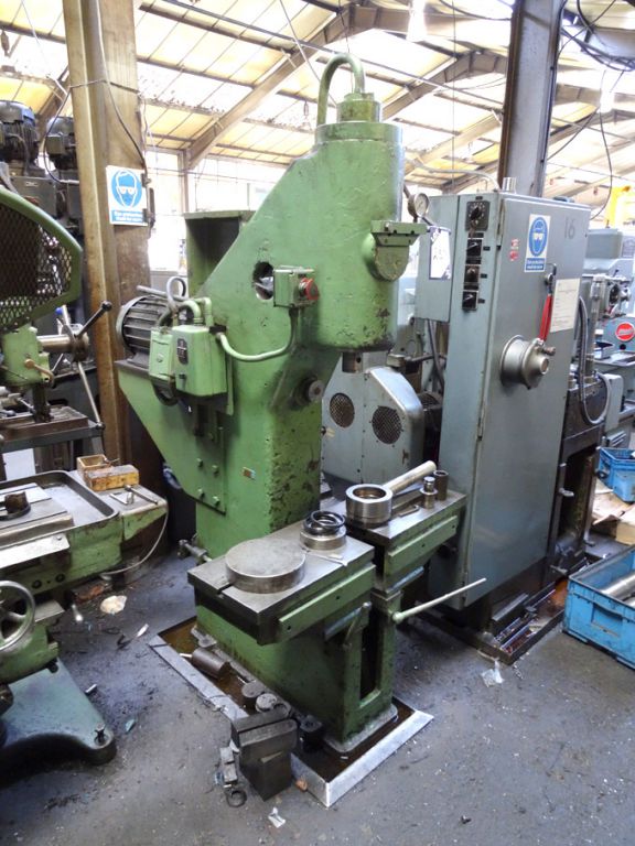 Hydraulic press, 6" throat, 300x1050mm table