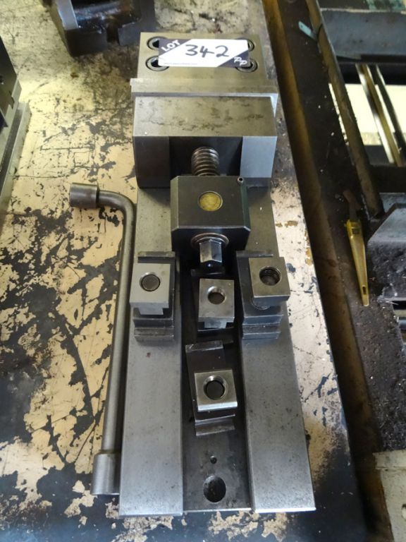 Bison 150mm machine vice with table clamps