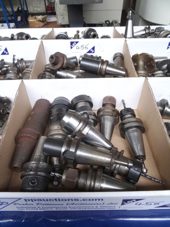 20x BT40 tool holders in 2 boxes