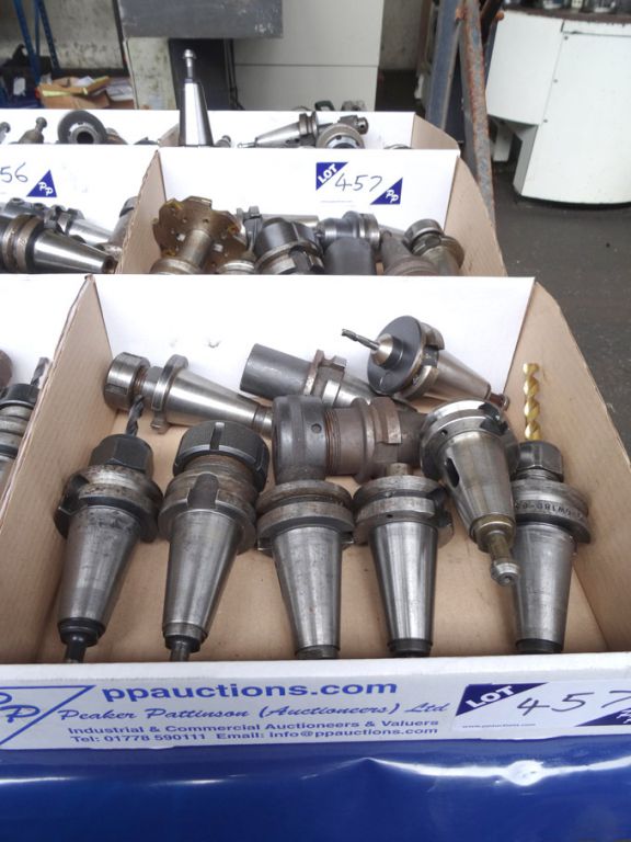 20x BT40 tool holders in 2 boxes