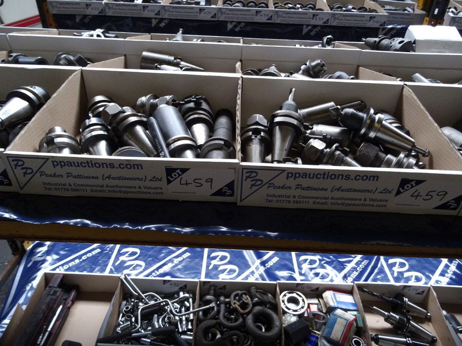 20x BT40 tool holders in 2 boxes