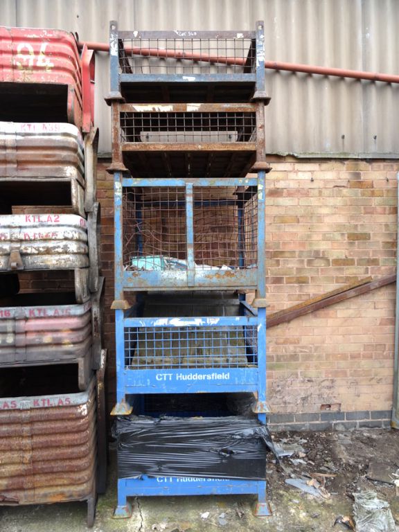 AMEND: 5x mesh sided metal stackable stillages, 3x...