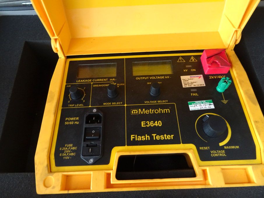 Metrohm E3640 flash tester in case