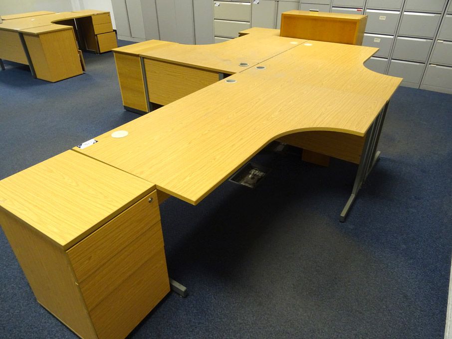 4x light oak 'L' shape desks, 1600x1200mm with ped...