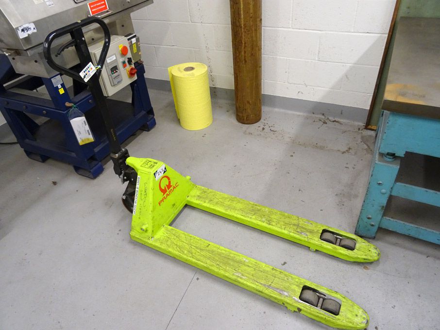 Pramac 2200kg capacity manual pallet truck
