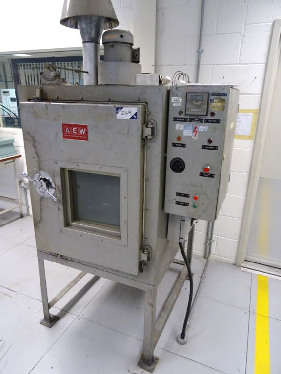 AEW electric fan assisted oven, 450degC max temper...