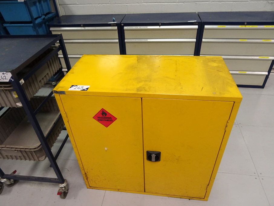 Welconstruct flammable 2 door storage cupboard, 36...
