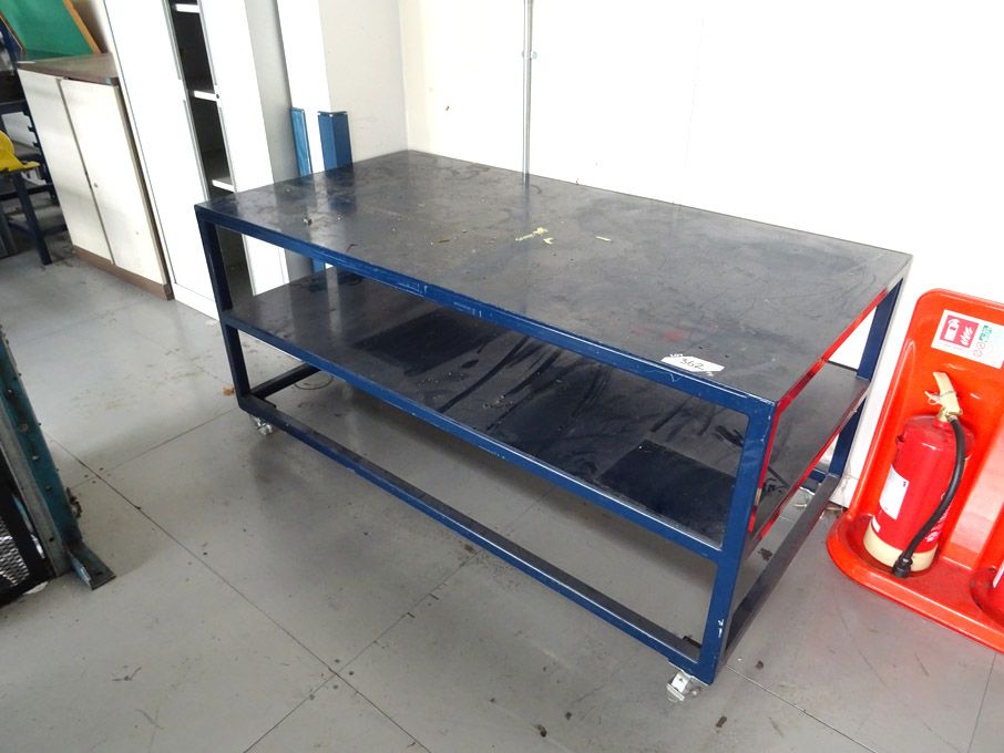 2x 2 door cupboards, mobile trolley, 1 bay light d...