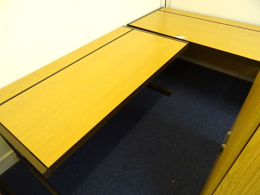 2x rectangle office desks, 1600x800mm