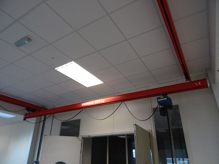Demag 500kg gantry crane, 12ftx20ft span approx, p...