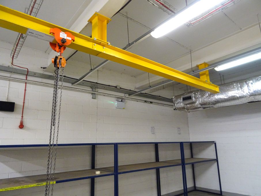 Single girder gantry with Jet 125kg SWL manual cha...
