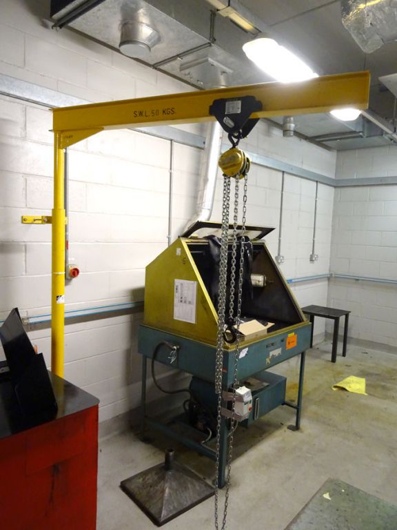 Floor mounted swing jib, 5ft span approx, 50kg SWL...