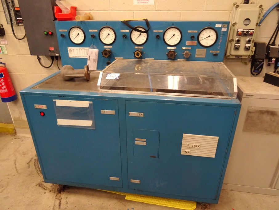 Alan Cobham fuel pump rig, 3 test points