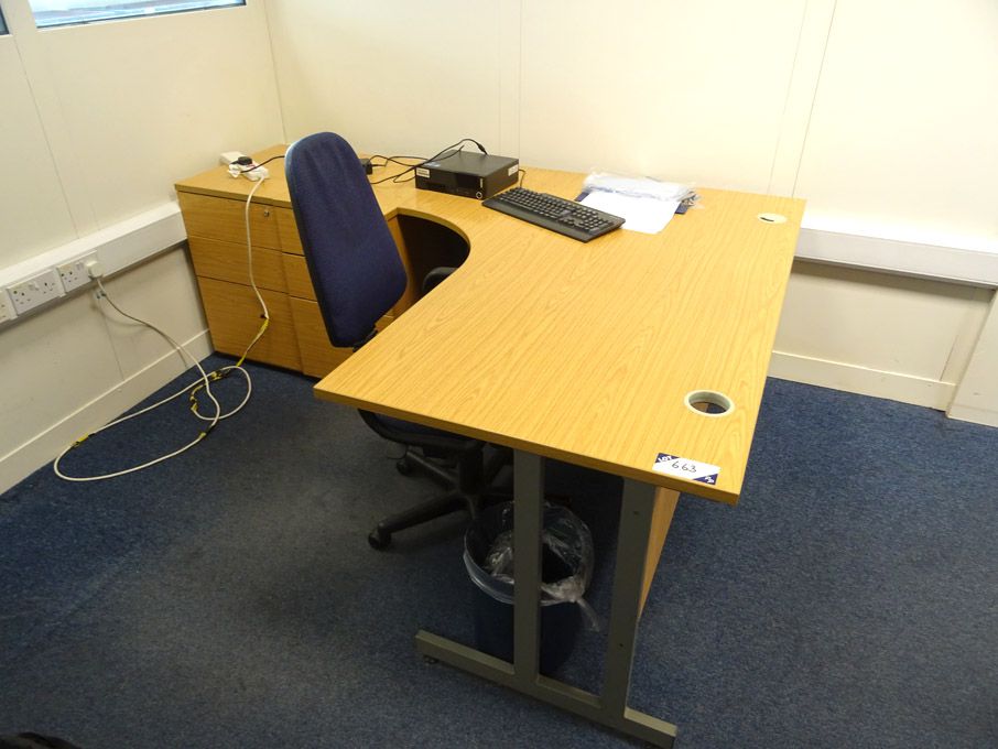 2x light oak 'L' shape desks, 1600x1200mm with 3 d...