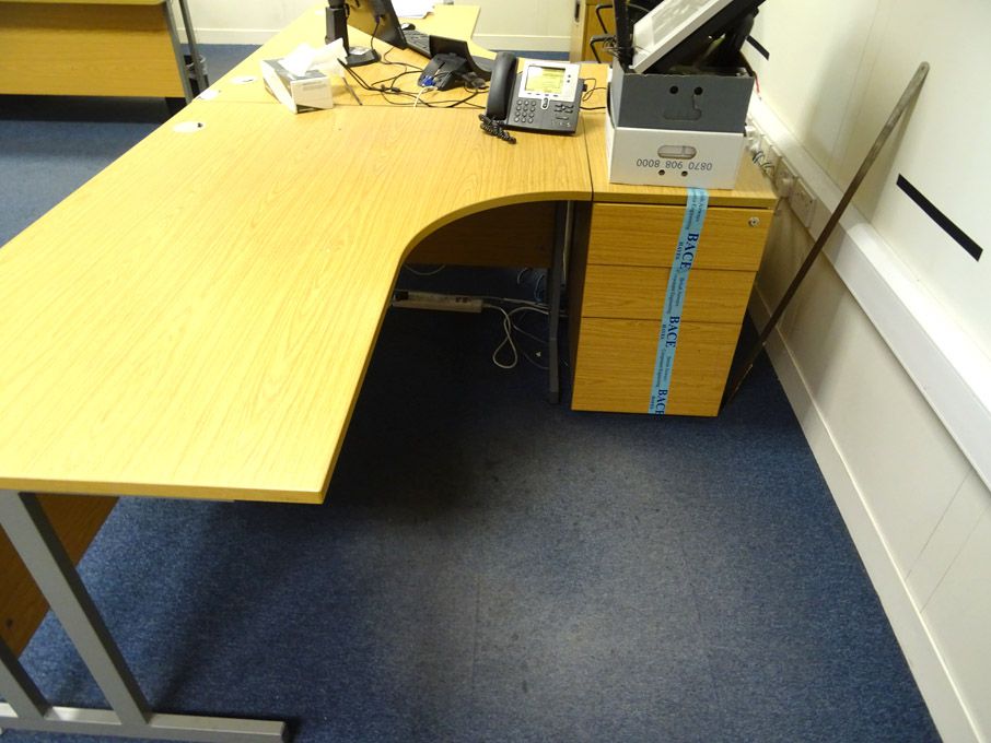 2x light oak 'L' shape desks, 1600x1200mm with 2 d...