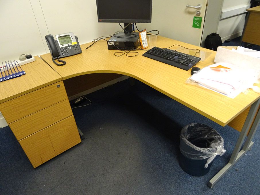 Light oak 'L' shape desk, 1600x1200mm with 2 door...