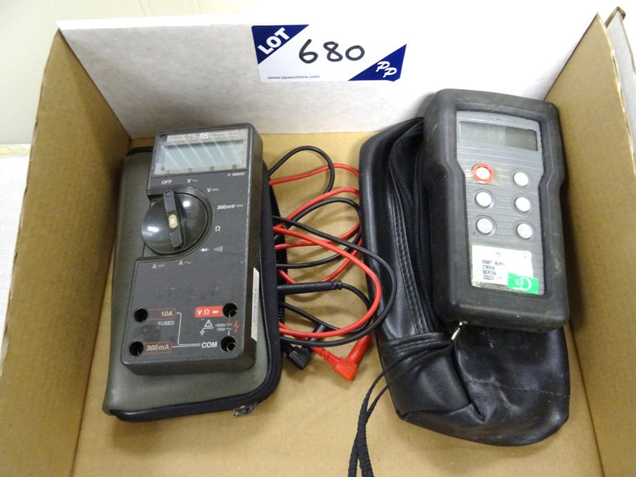 Comark C9008 thermometer, Fluke 75 multimeter