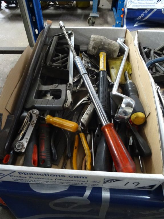 Qty various hand / engineers tools inc: spanners,...