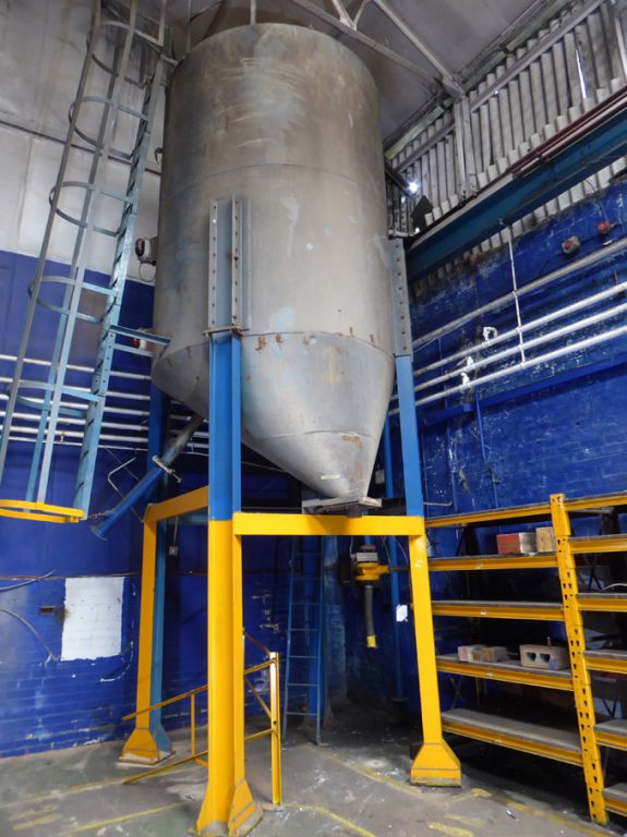 Sand silo, 1400mm dia x 7m high approx.