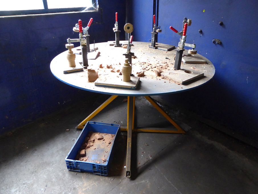 Core clamping rotary table, 1500mm dia approx.