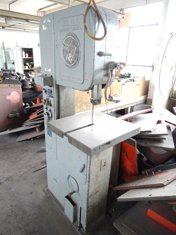 Do All vertical bandsaw with blade welding attachm...