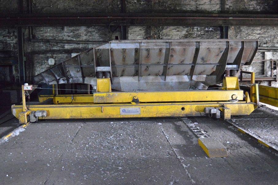 Towerquip charge car, 6x2m approx with rails