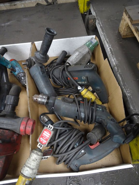 Qty Bosch power tools inc: 2x GSB 18-2 drills, GSB...
