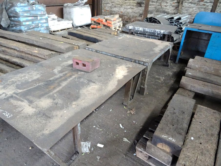 2x steel stillage platforms & metal work table