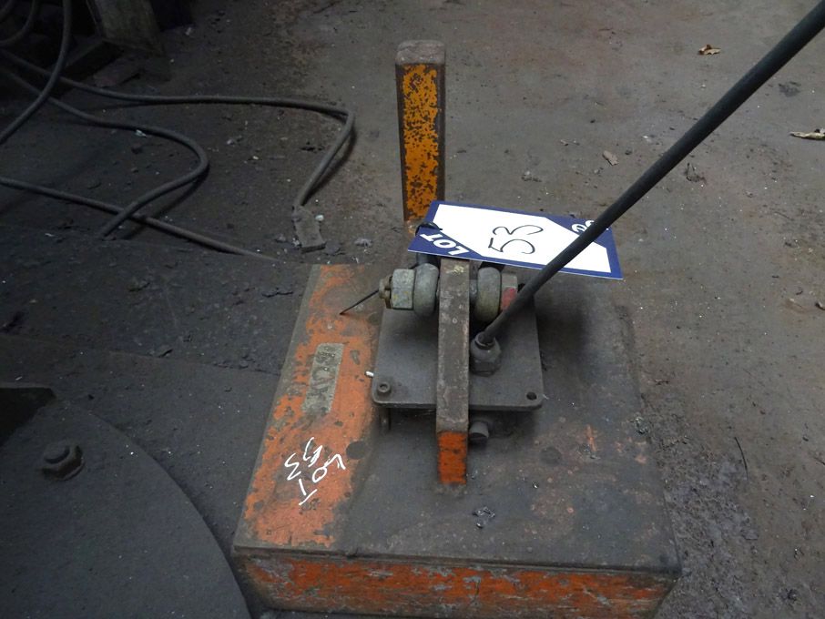 Box crane magnet