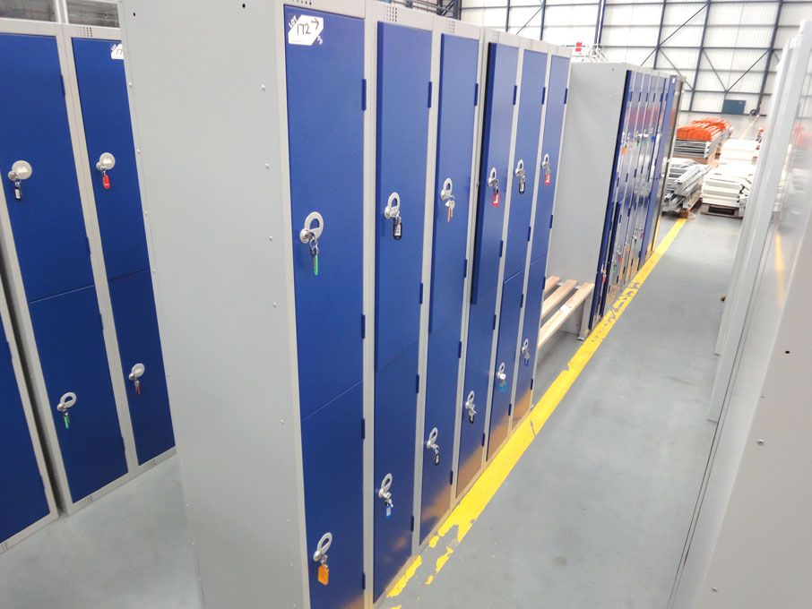 12x Elite twin station grey / blue metal lockers,...