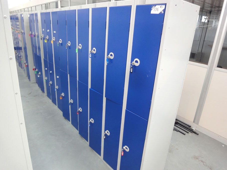 12x Elite twin station grey / blue metal lockers,...