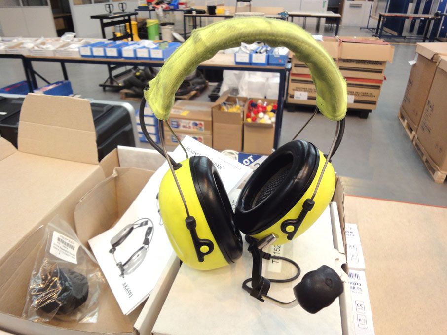 2x A-Kabel AK6592 Bluetooth headsets with equipmen...
