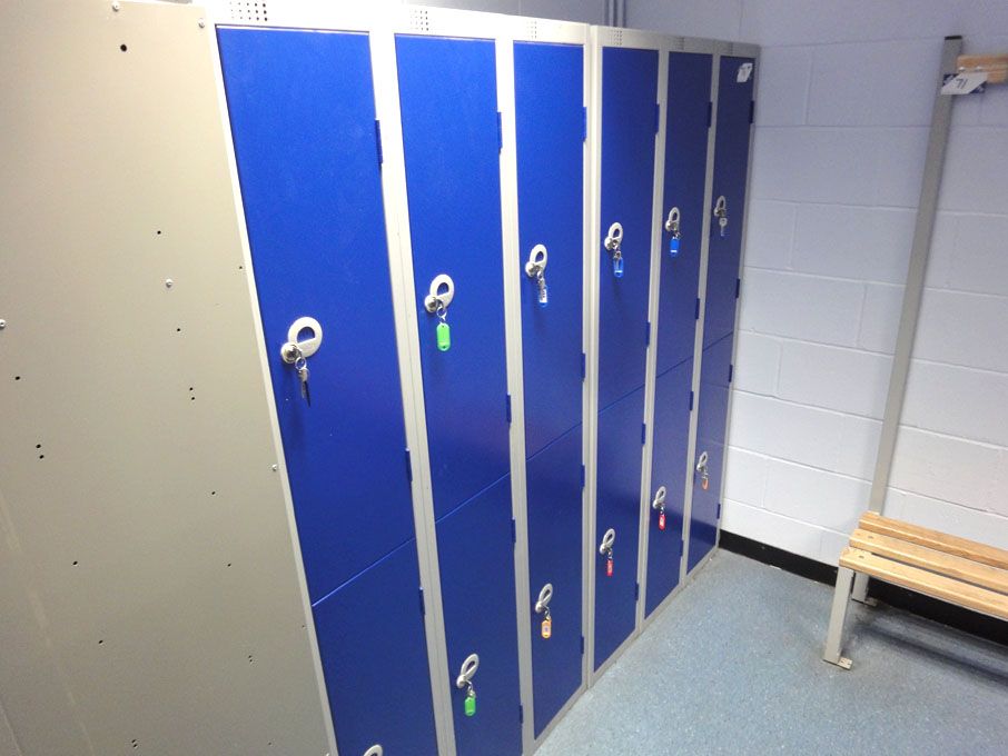 7x Elite twin station grey / blue metal lockers, 3...