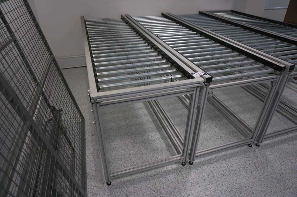 2x modular aluminium frame roller conveyor, 600x25...